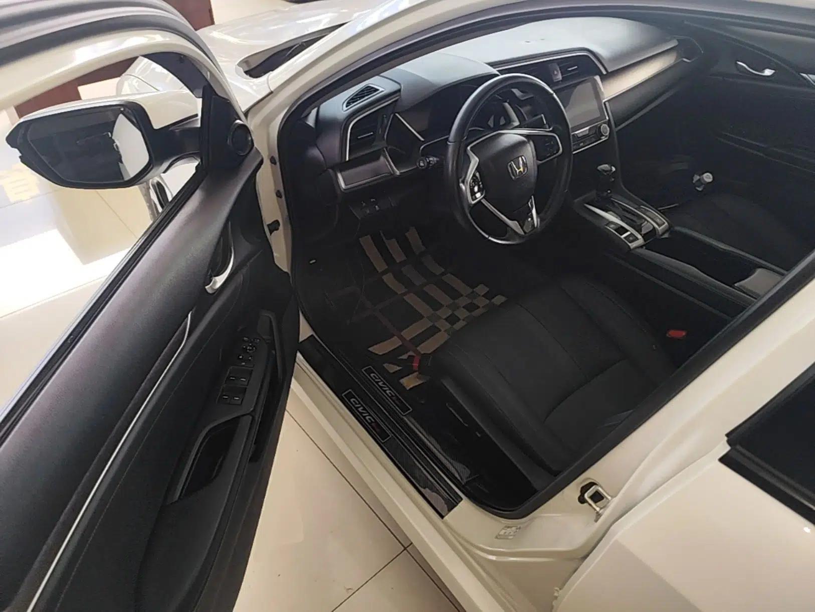 Honda Civic 2016 220TURBO CVT Prestige Edition — миниатюра 18