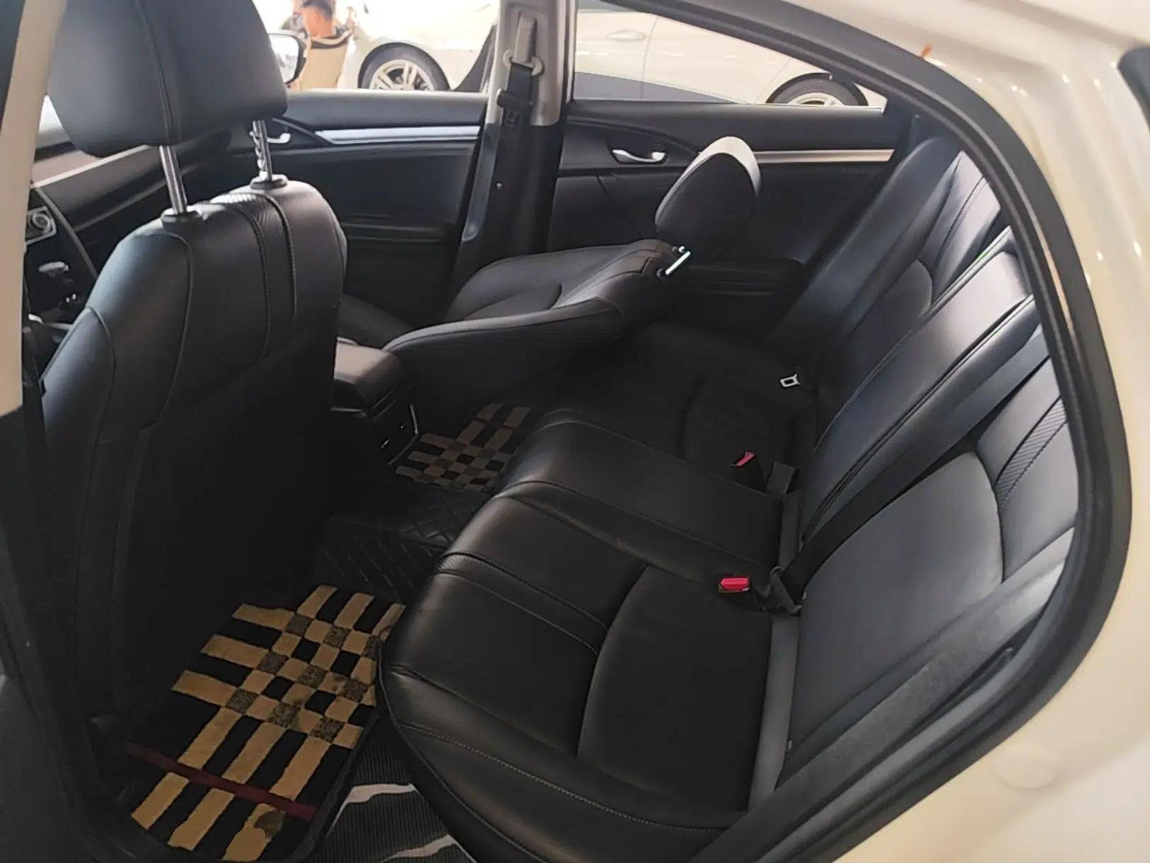 Honda Civic 2016 220TURBO CVT Prestige Edition — миниатюра 20