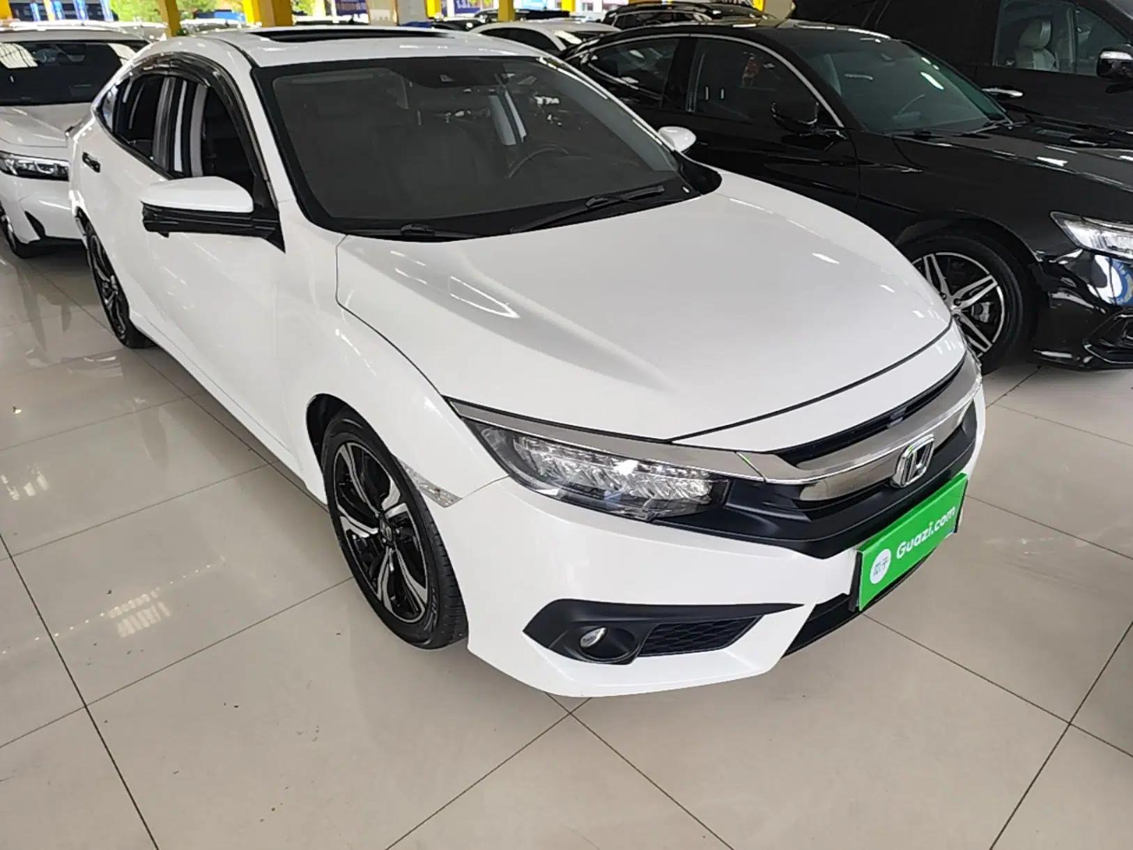 Honda Civic 2016 220TURBO CVT Prestige Edition — миниатюра 3