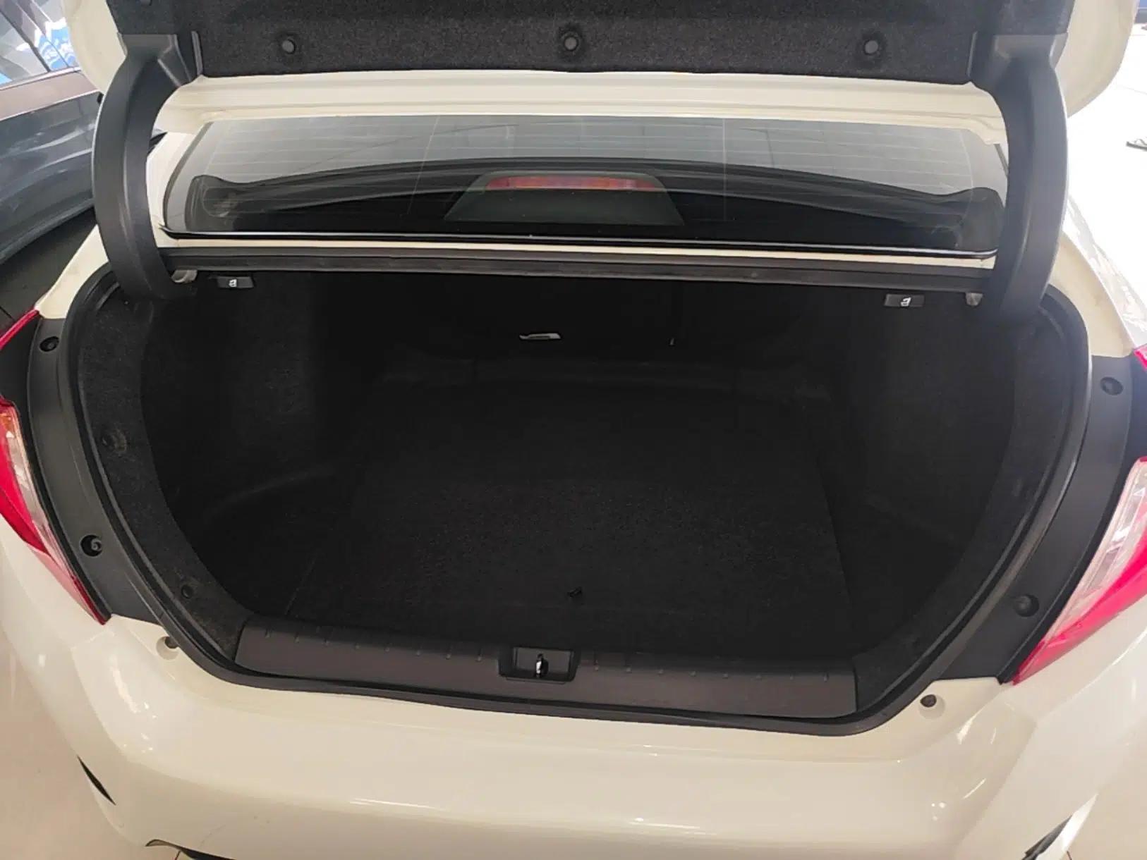Honda Civic 2016 220TURBO CVT Prestige Edition — миниатюра 22