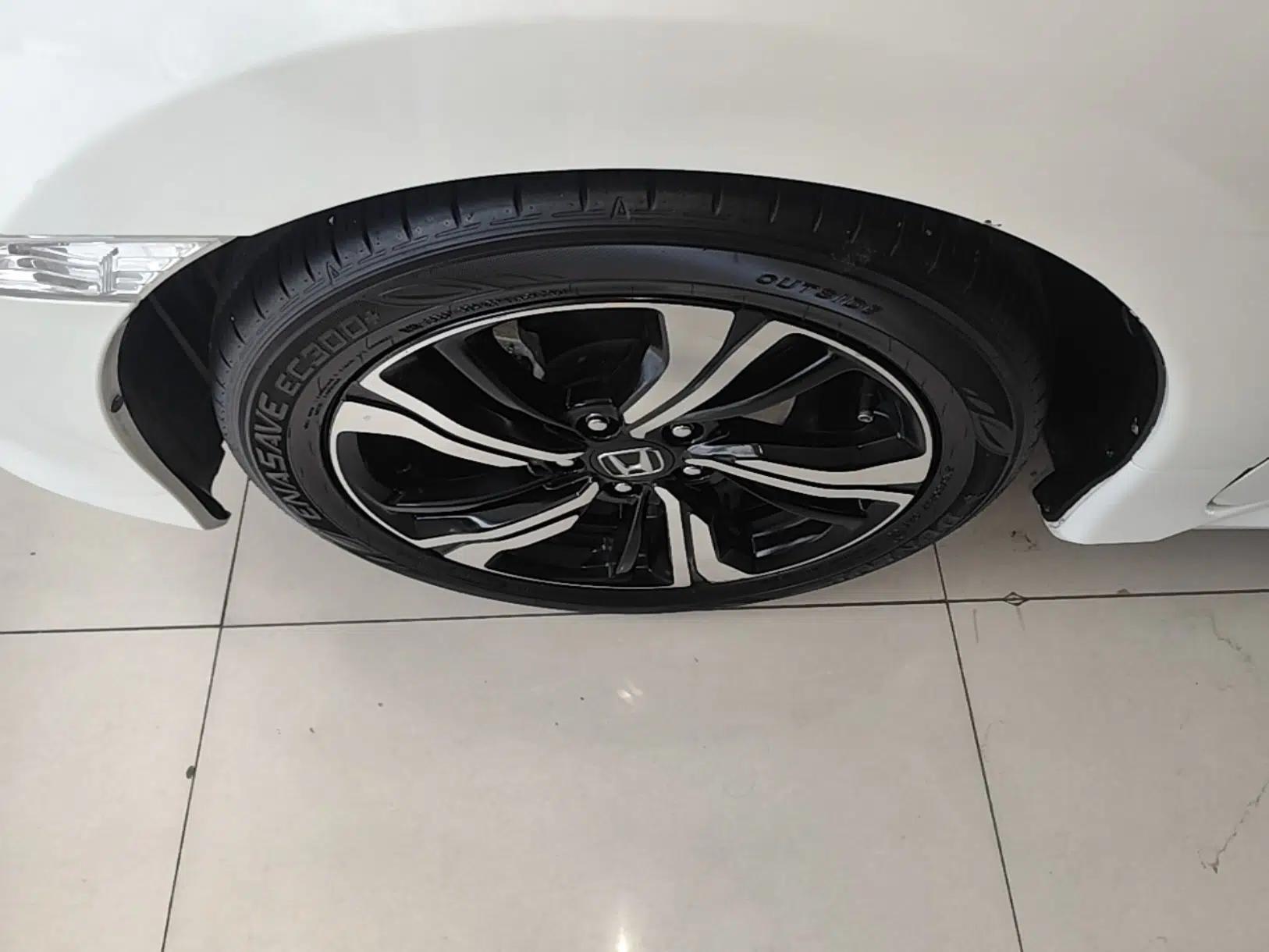 Honda Civic 2016 220TURBO CVT Prestige Edition — миниатюра 10