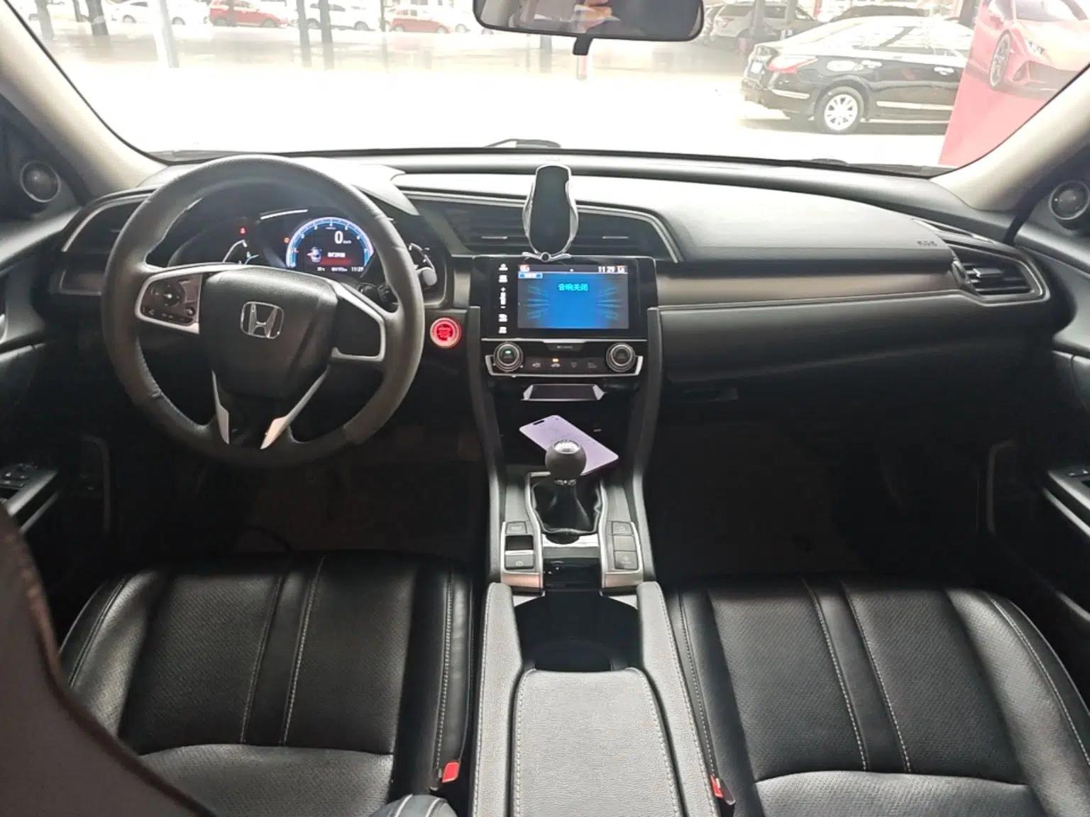 Honda Civic 2016 220TURBO Manual Luxury Edition — миниатюра 12