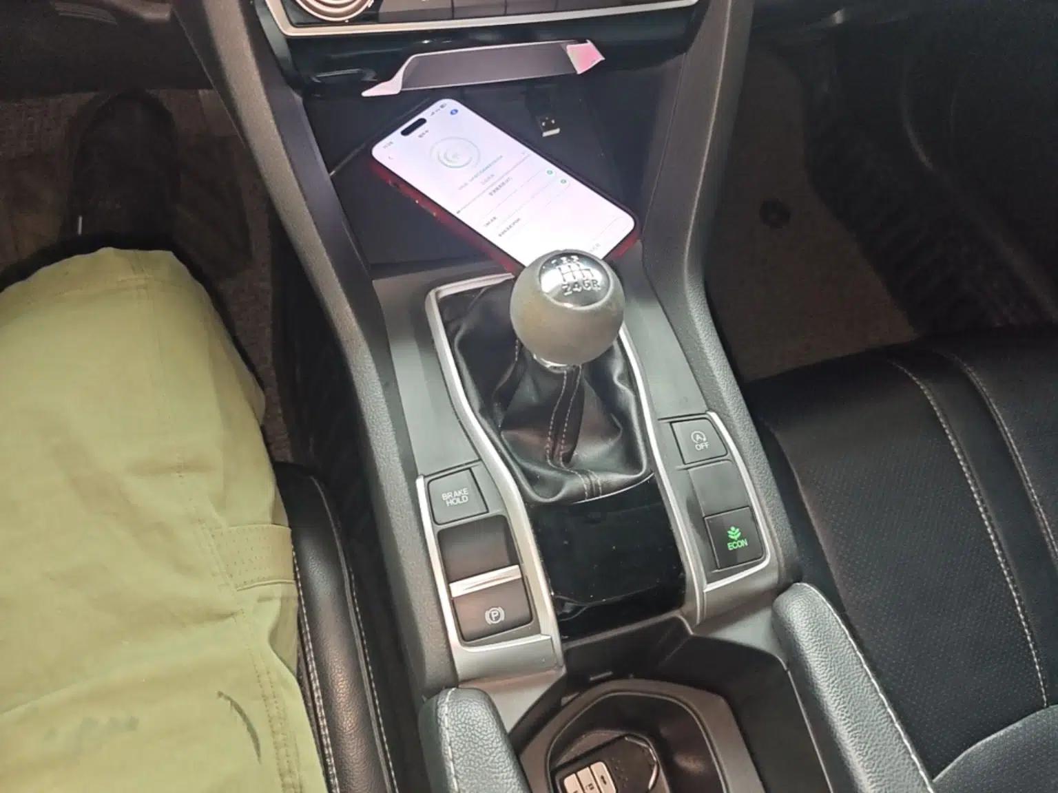 Honda Civic 2016 220TURBO Manual Luxury Edition — миниатюра 16