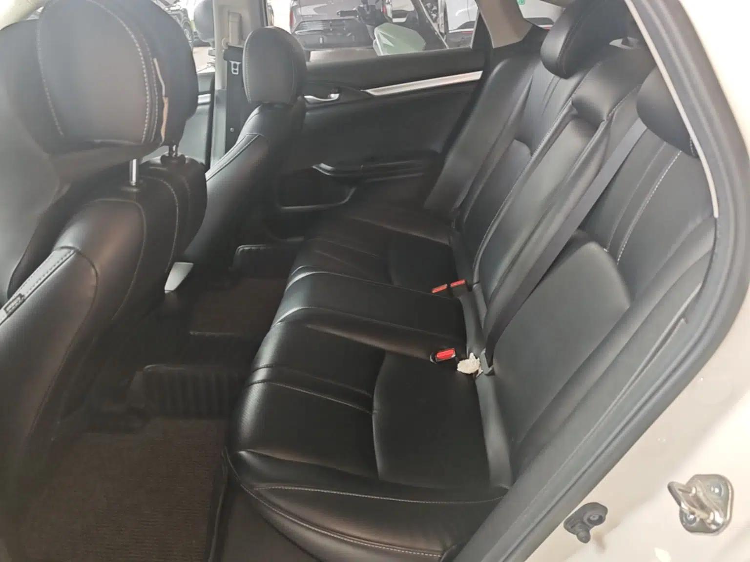 Honda Civic 2016 220TURBO Manual Luxury Edition — миниатюра 20