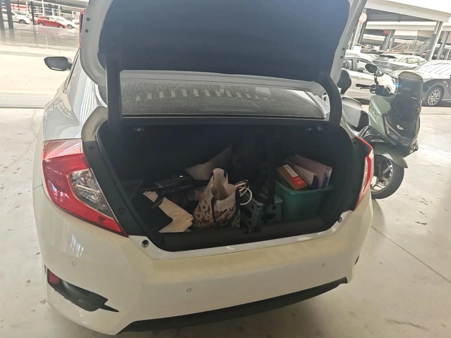 Honda Civic 2016 220TURBO Manual Luxury Edition — миниатюра 22