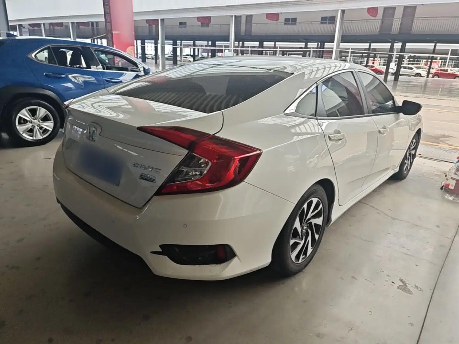 Honda Civic 2016 220TURBO Manual Luxury Edition — миниатюра 6
