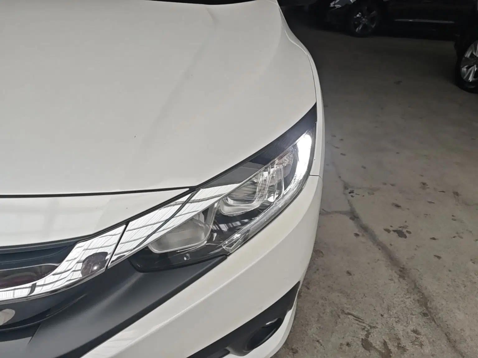 Honda Civic 2016 220TURBO Manual Luxury Edition — миниатюра 8