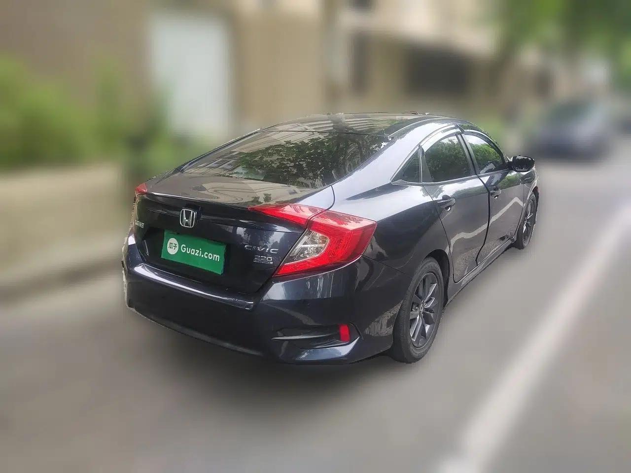Honda Civic 2019 220TURBO CVT Dynamic Edition China V — миниатюра 6