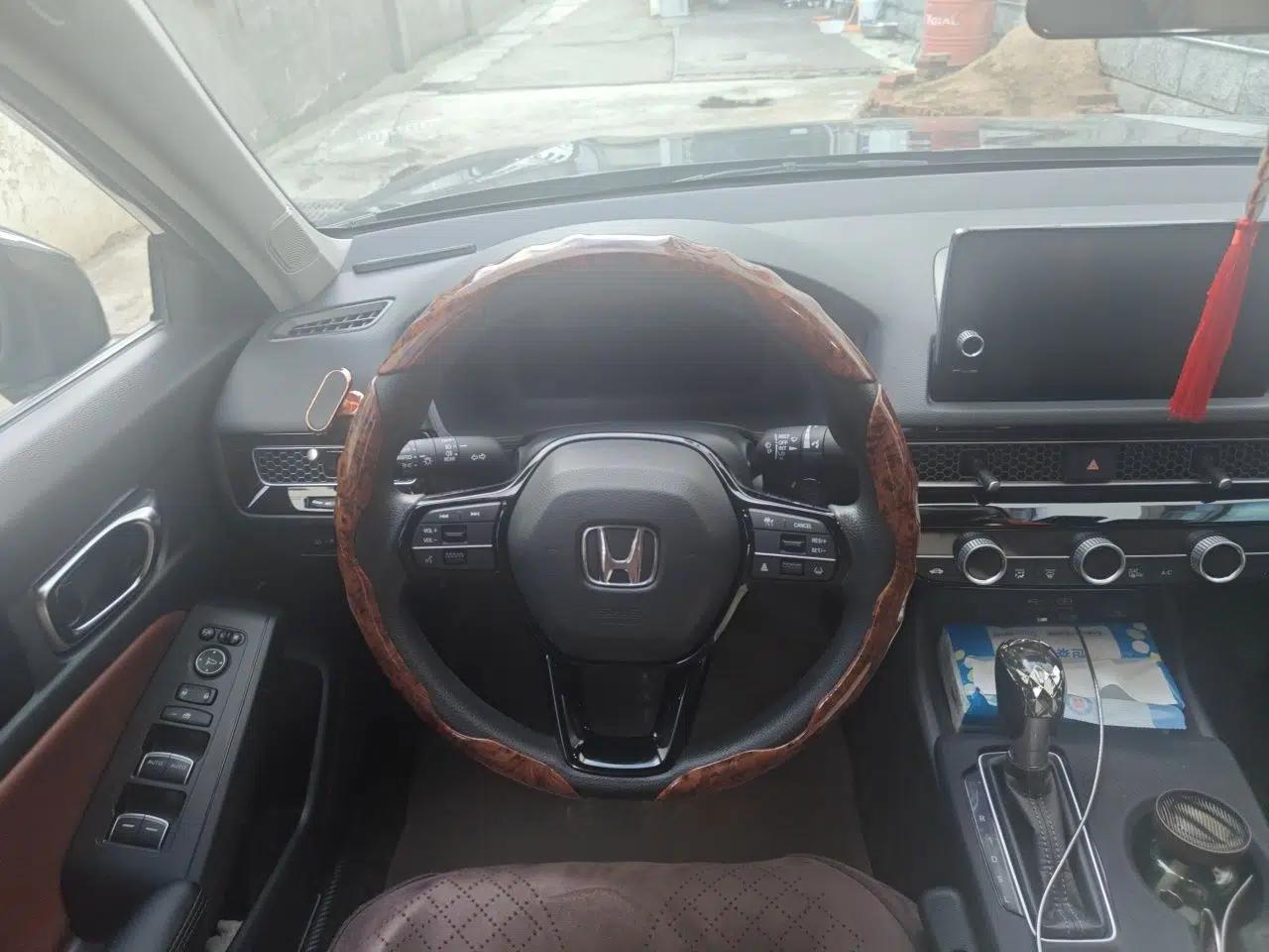 Honda Civic 2022 240TURBO CVT Dynamic Edition — миниатюра 10
