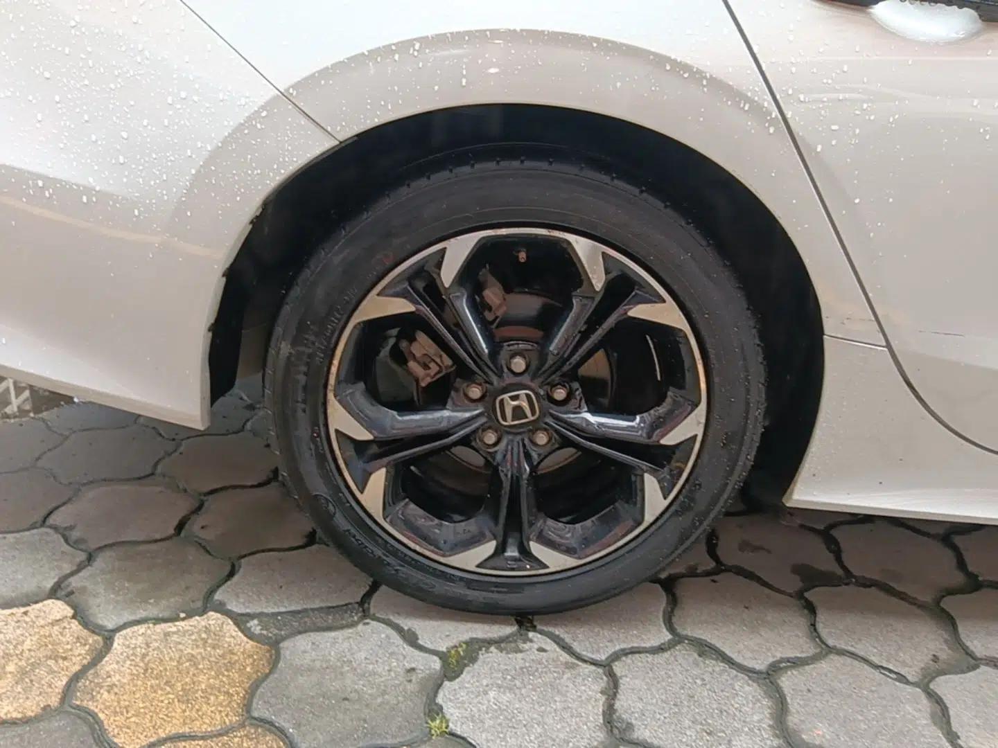 Honda Civic 2022 240TURBO CVT Dynamic Edition — миниатюра 11