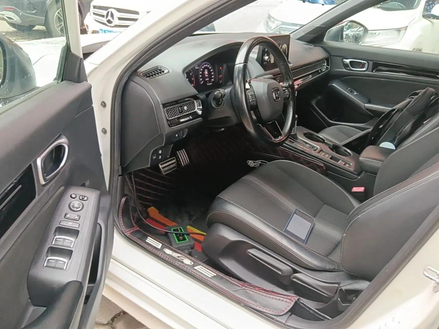Honda Civic 2022 240TURBO CVT Dynamic Edition — миниатюра 18