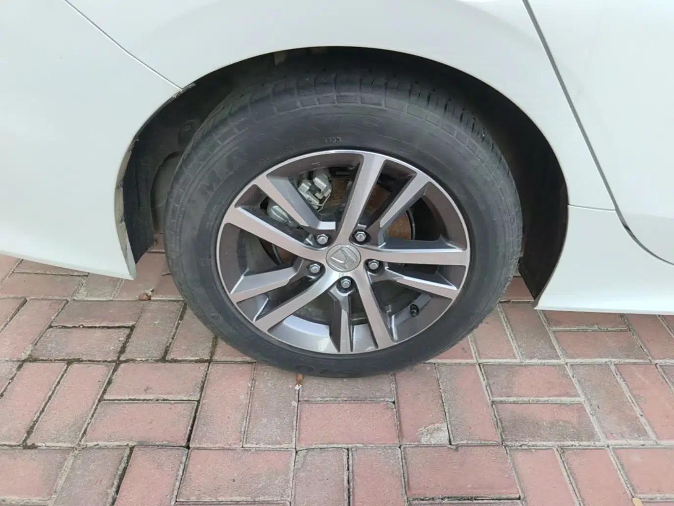 Honda Civic 2023 240TURBO CVT Dynamic Edition — миниатюра 11