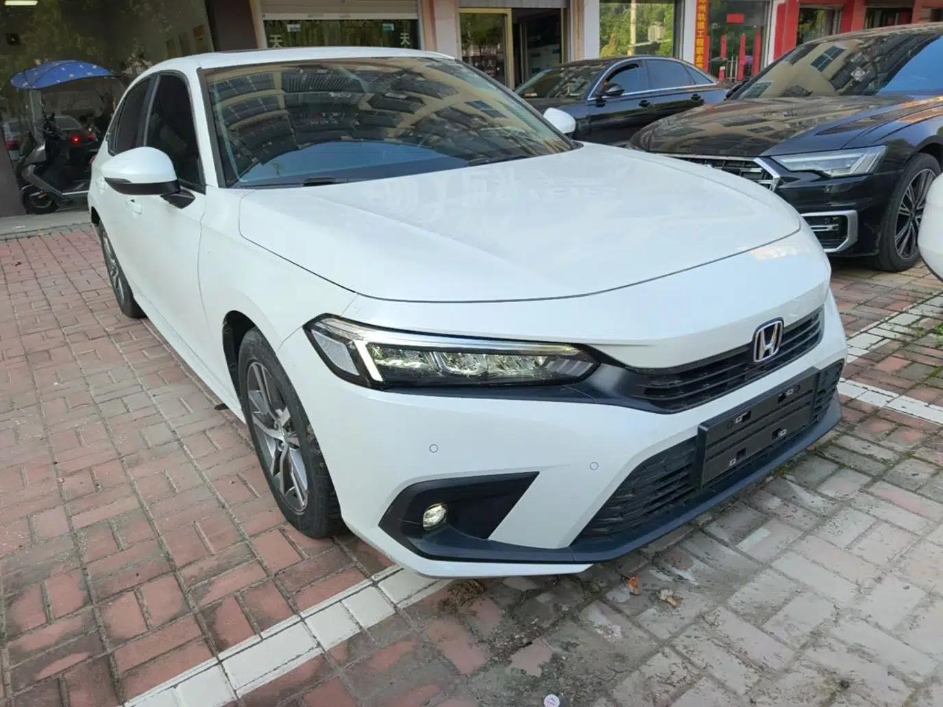 Honda Civic 2023 240TURBO CVT Dynamic Edition — миниатюра 12