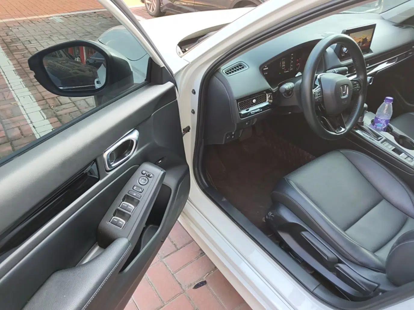 Honda Civic 2023 240TURBO CVT Dynamic Edition — миниатюра 23