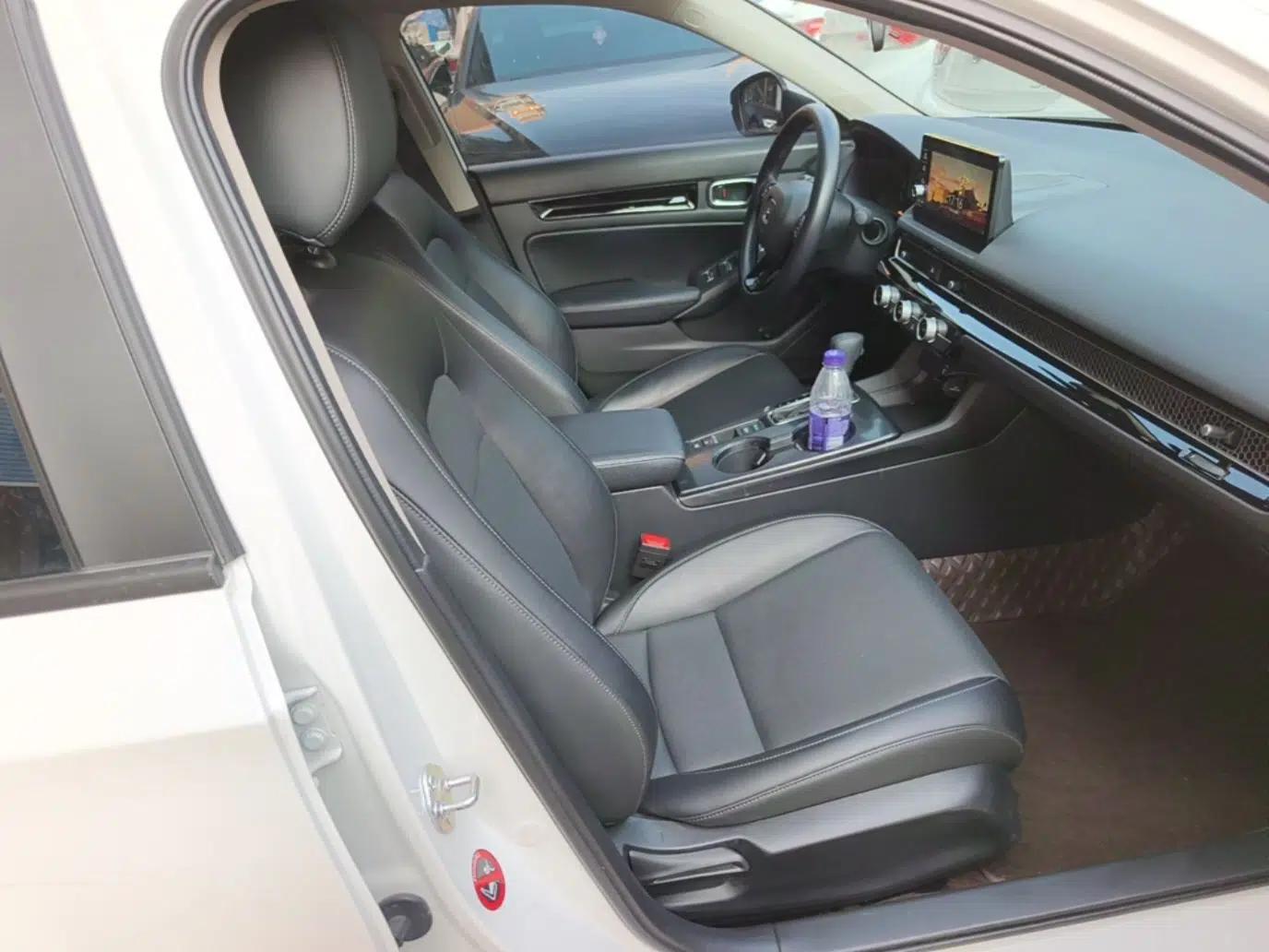 Honda Civic 2023 240TURBO CVT Dynamic Edition — миниатюра 24
