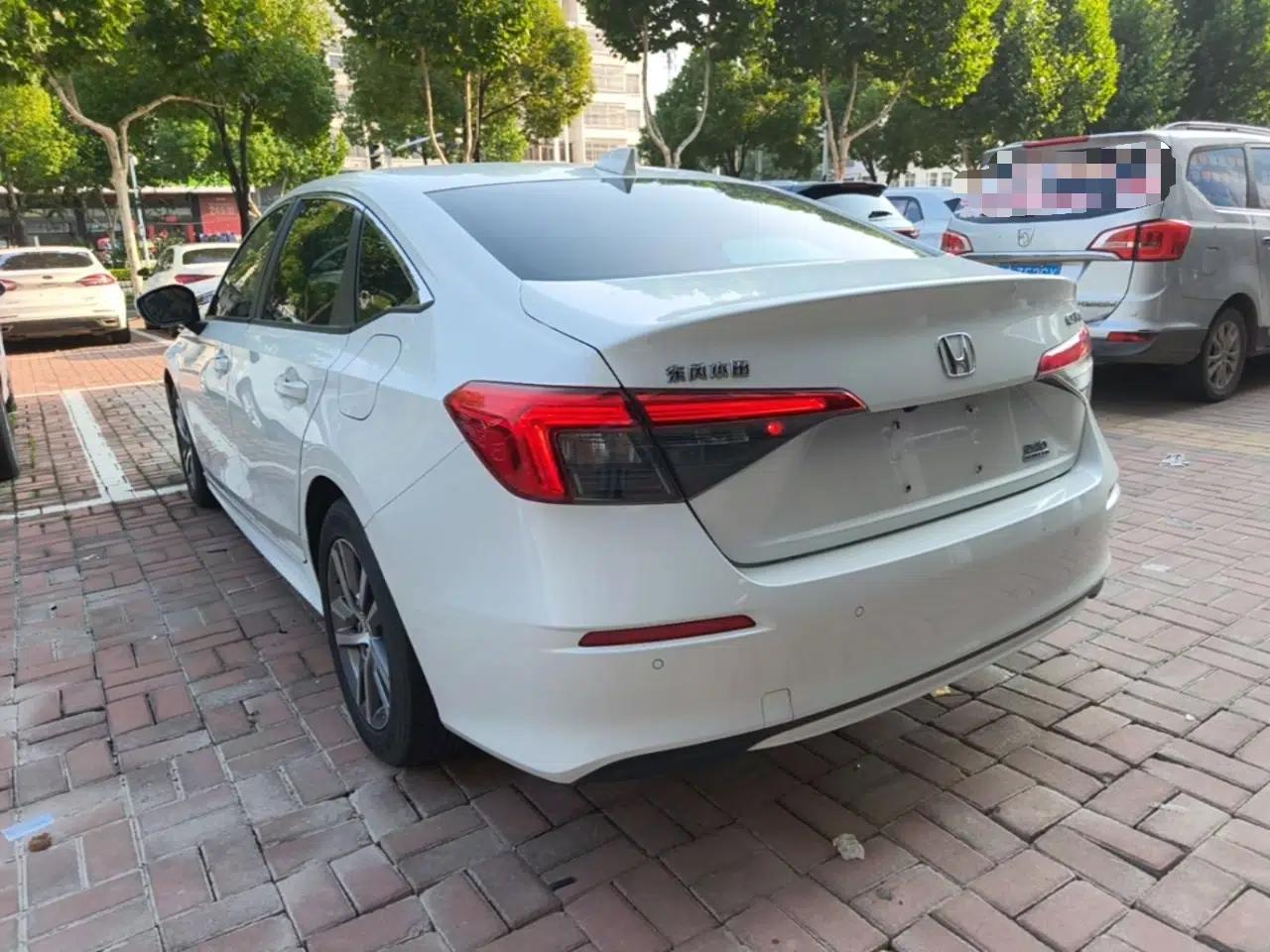 Honda Civic 2023 240TURBO CVT Dynamic Edition — миниатюра 4