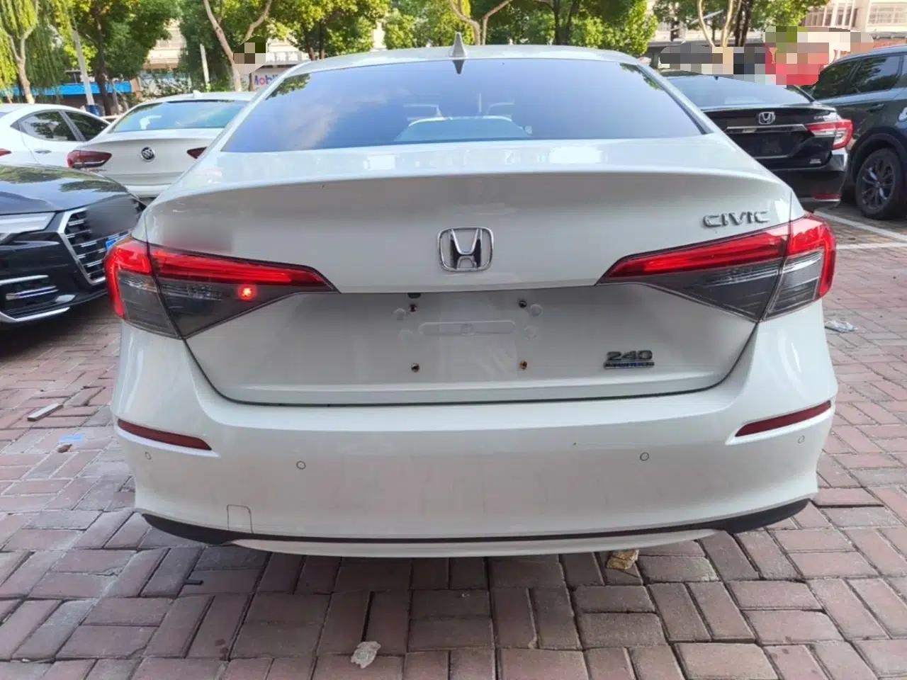 Honda Civic 2023 240TURBO CVT Dynamic Edition — миниатюра 5