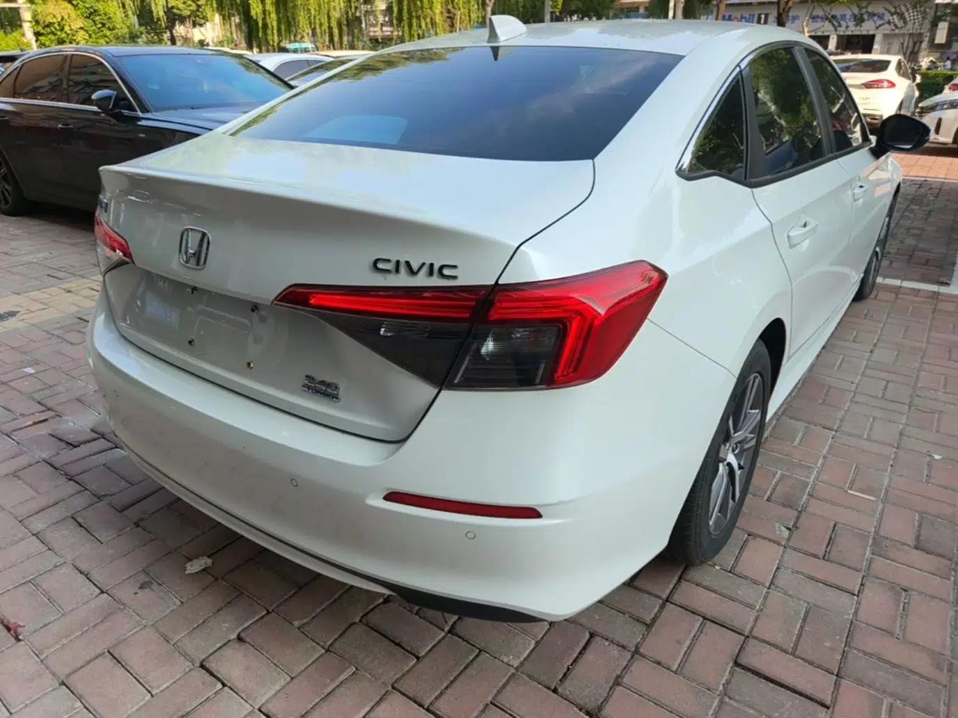 Honda Civic 2023 240TURBO CVT Dynamic Edition — миниатюра 6