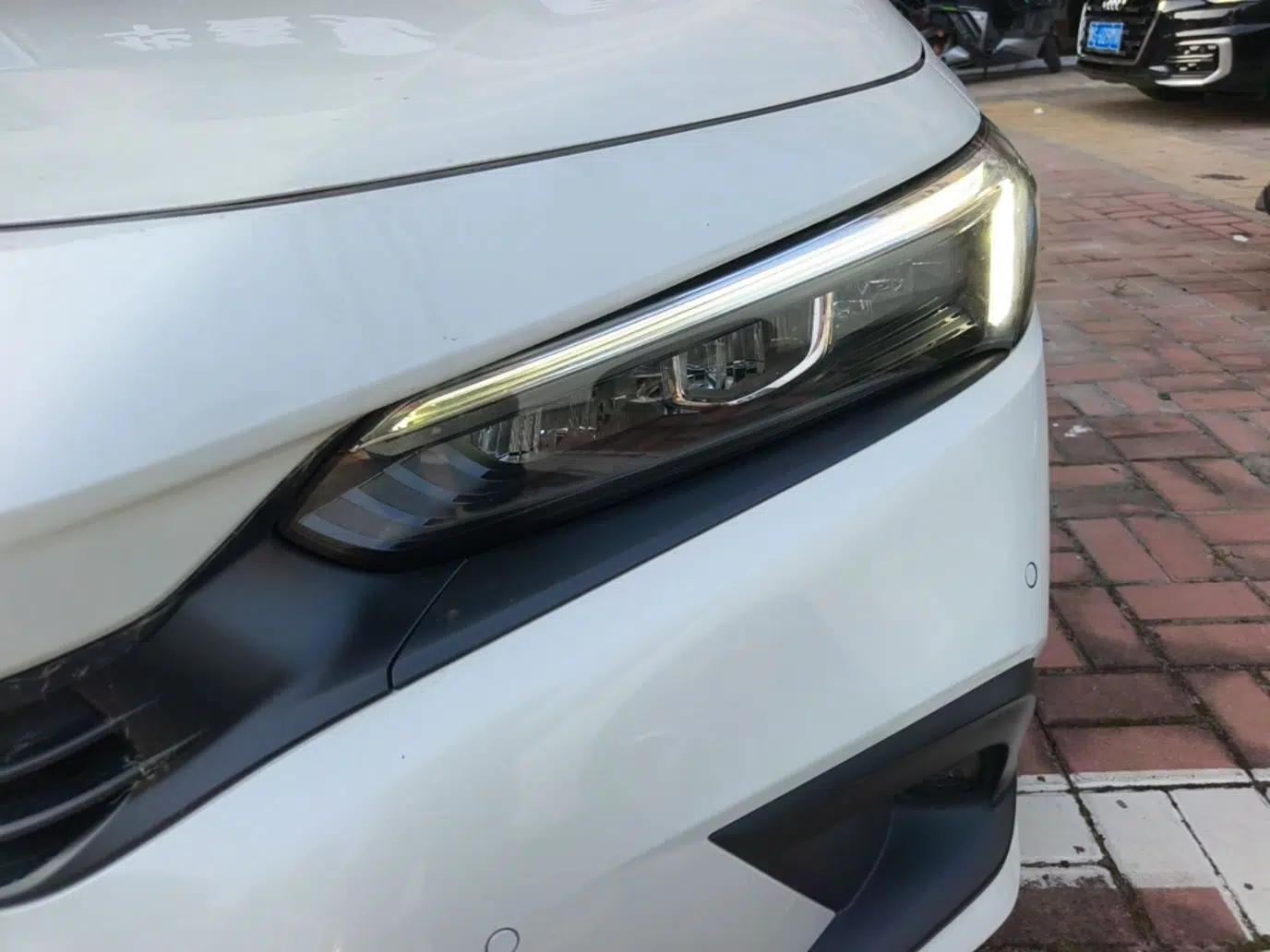 Honda Civic 2023 240TURBO CVT Dynamic Edition — миниатюра 8