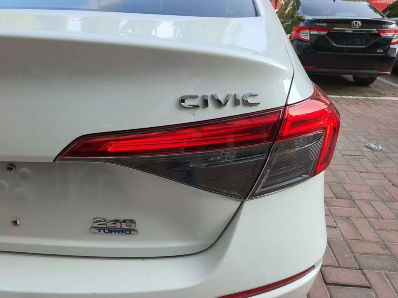 Honda Civic 2023 240TURBO CVT Dynamic Edition — миниатюра 9
