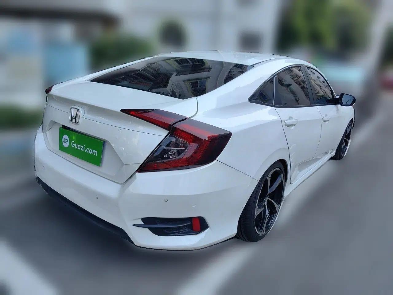 Honda Civic 2019 220TURBO CVT Dynamic Edition China VI — миниатюра 6