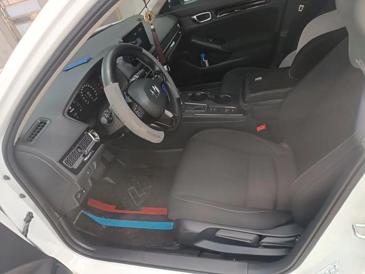 Honda Civic 2023 240TURBO CVT Dynamic Edition — миниатюра 15