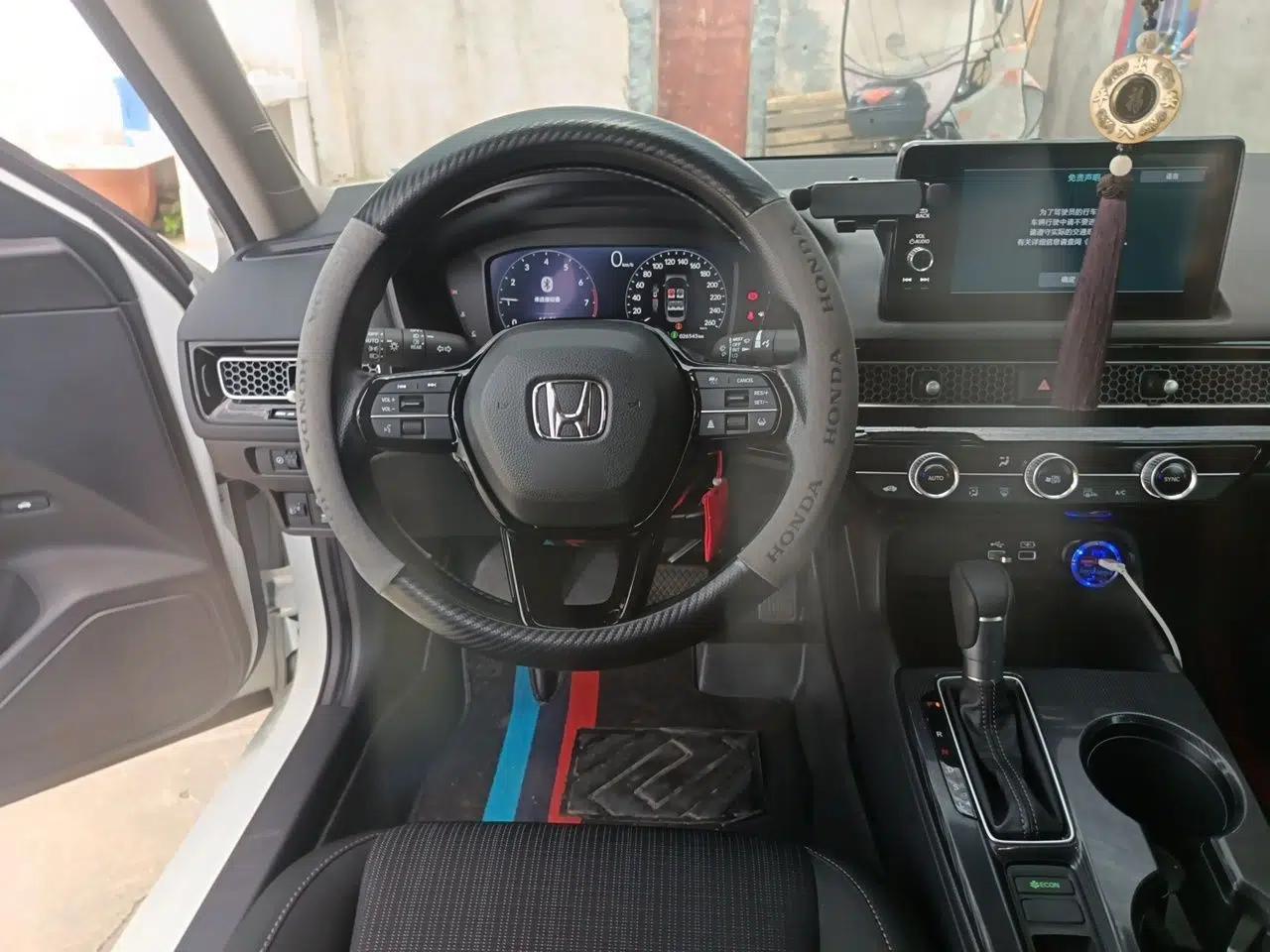 Honda Civic 2023 240TURBO CVT Dynamic Edition — миниатюра 10