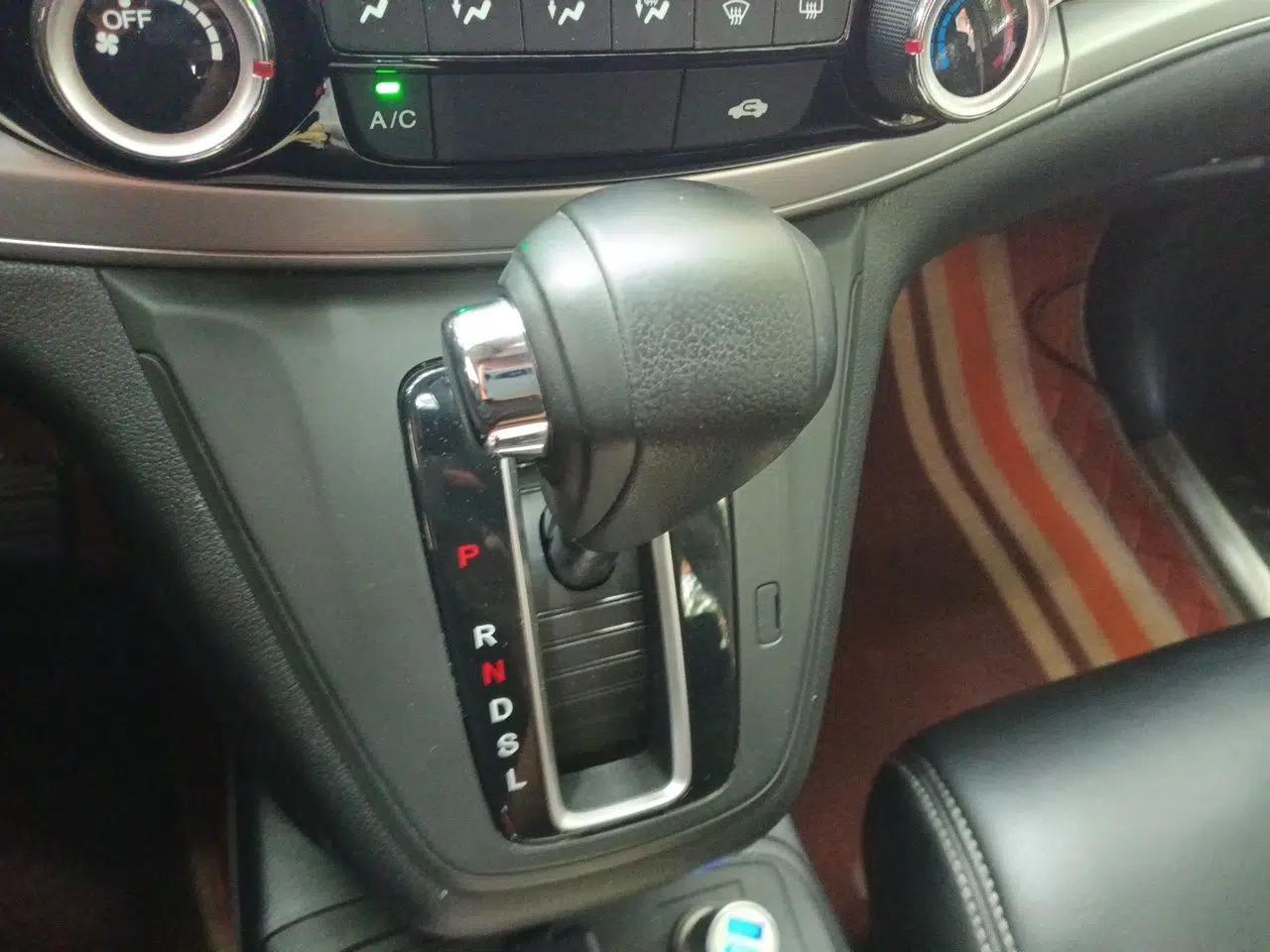 Honda CR-V 2016 2.0L two-wheel drive Urban Edition — миниатюра 14