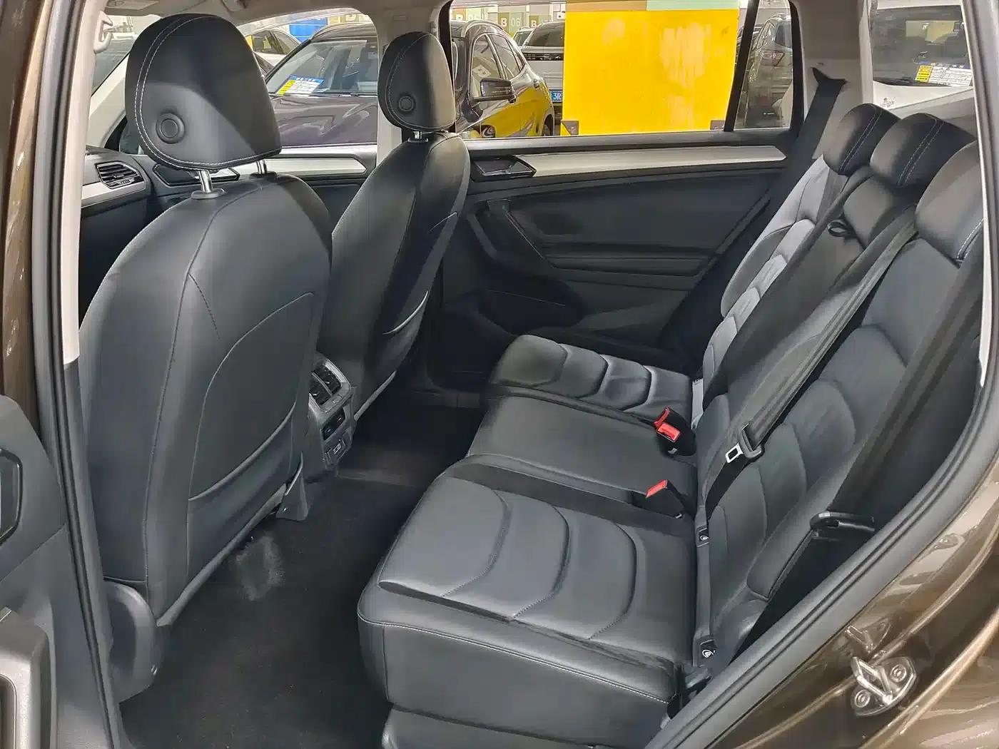Tiguan L 2017 330TSI Automatic 2WD Comfort Edition — миниатюра 8