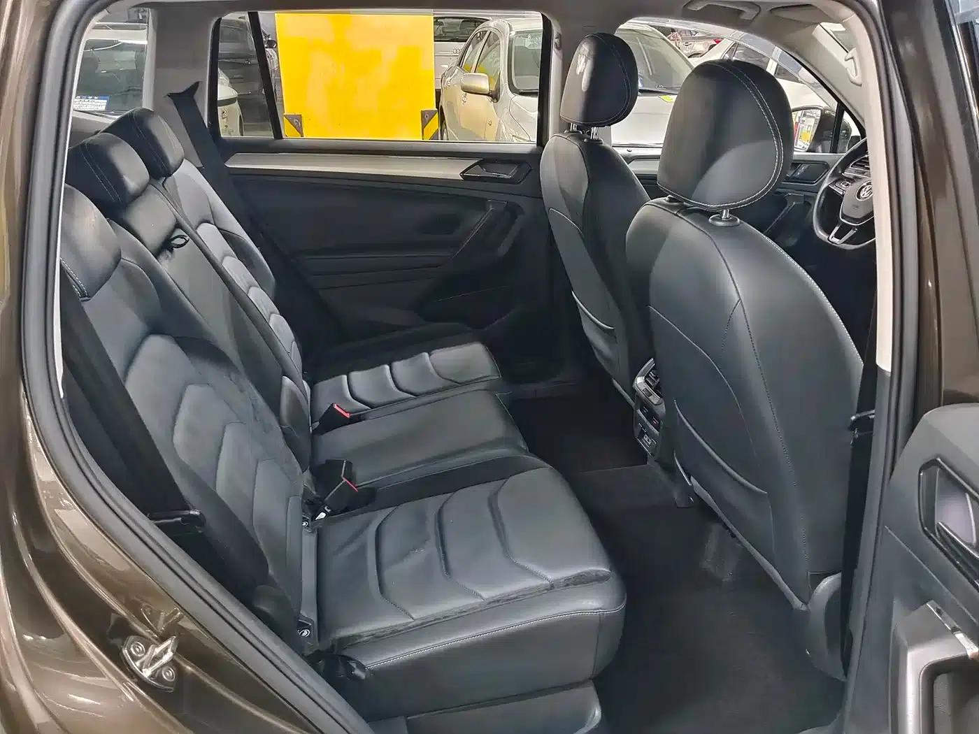 Tiguan L 2017 330TSI Automatic 2WD Comfort Edition — миниатюра 10