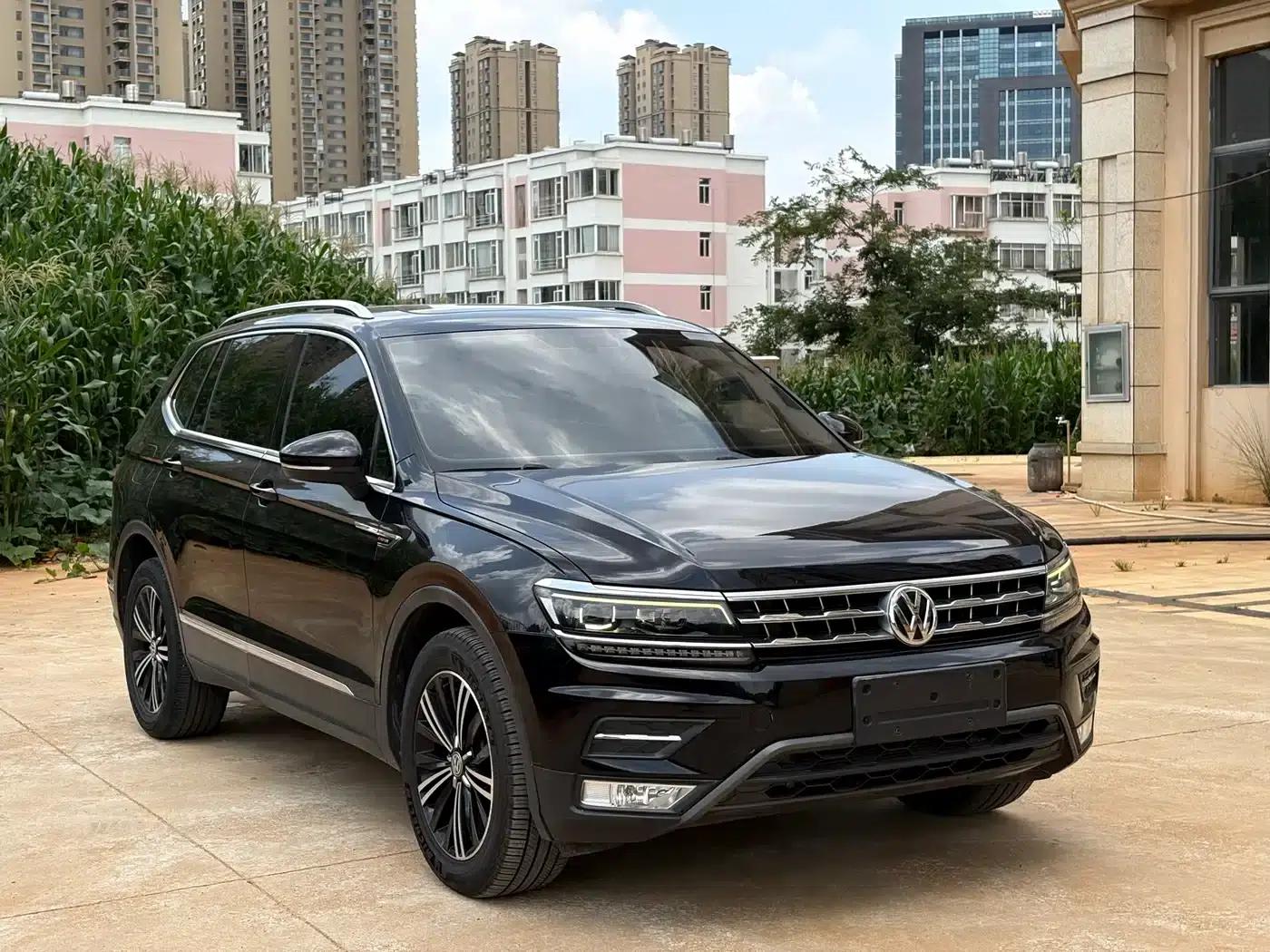 Tiguan L 2018 380TSI Automatic 4WD Luxury Edition — миниатюра 3
