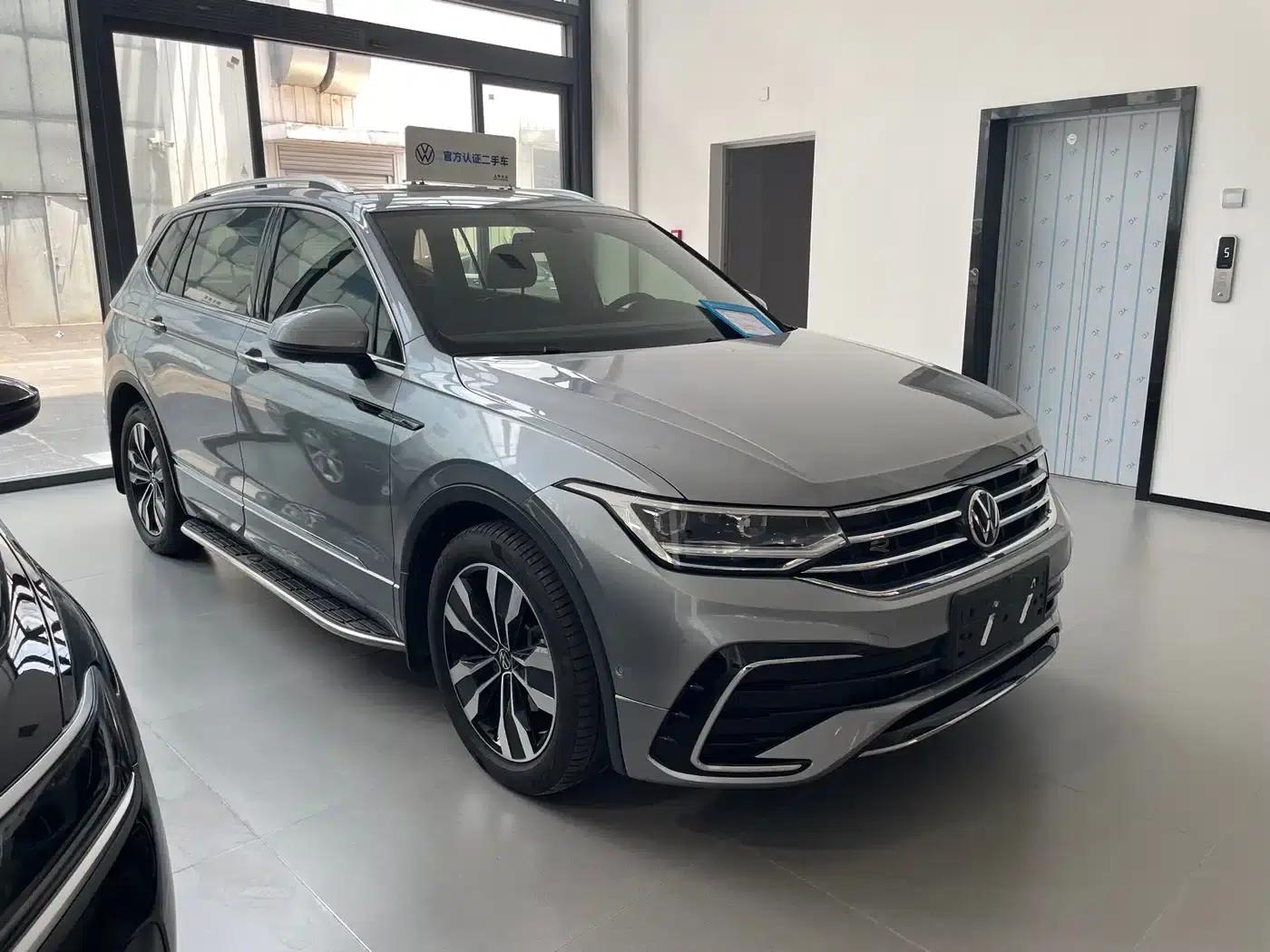 Tiguan L 2022 330TSI Automatic 2WD R-Line Premium Edition — миниатюра 3