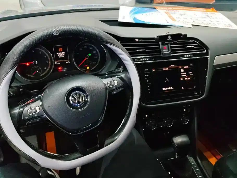 Tiguan L 2019 330TSI Automatic 2WD Smart Luxury Edition (National V Emission Standard) — миниатюра 12