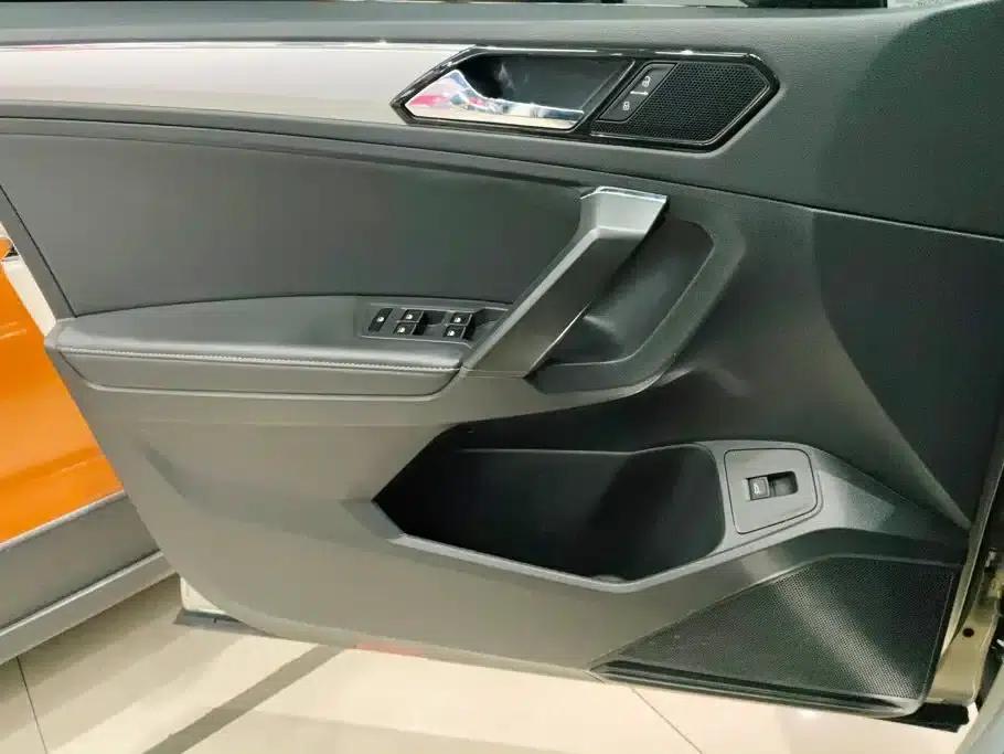 Tiguan L 2019 330TSI Automatic 2WD Smart Luxury Edition (National V Emission Standard) — миниатюра 7