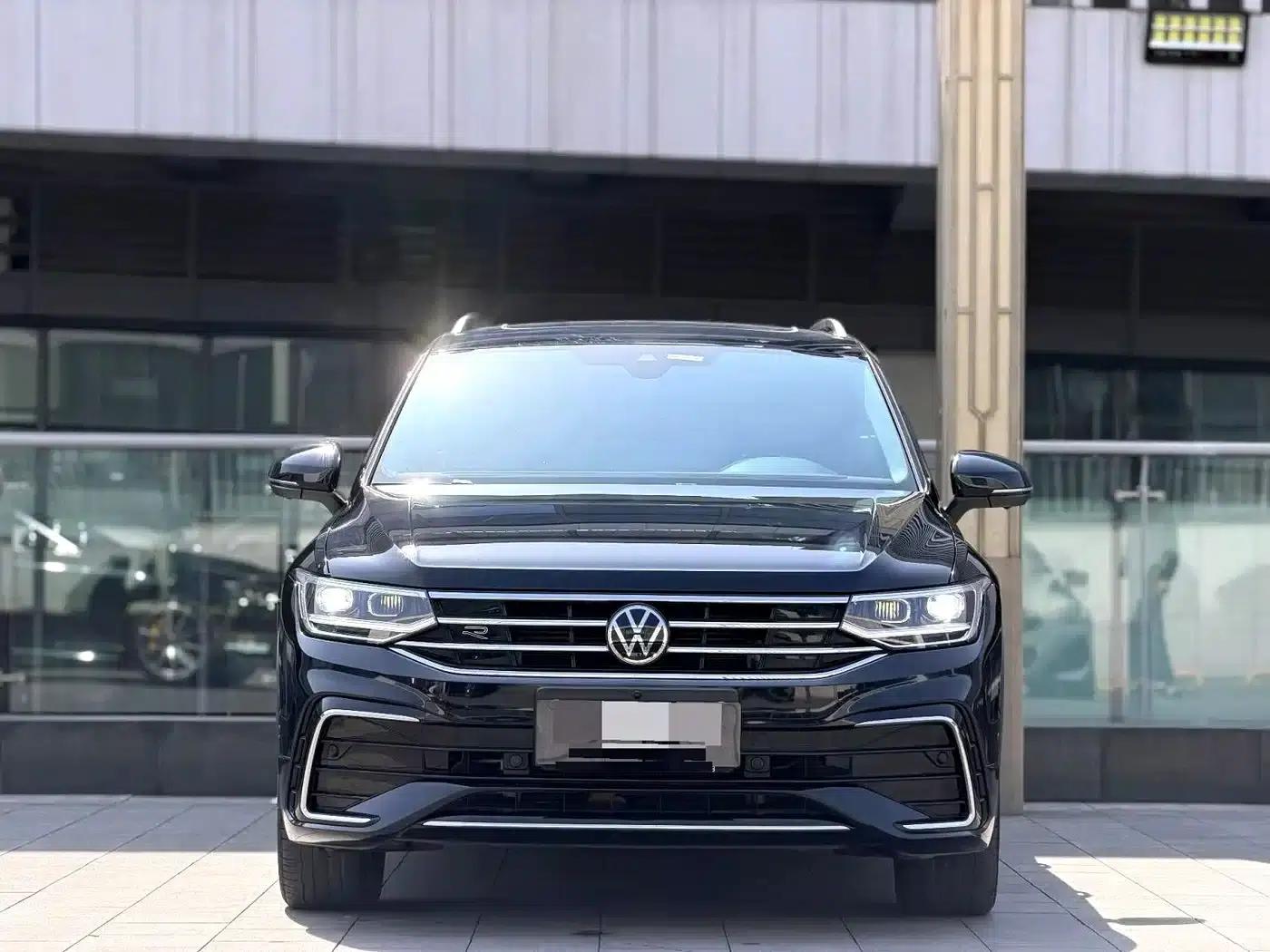 Tiguan L 2023 330TSI Automatic 2WD R-Line Premium Edition — миниатюра 2