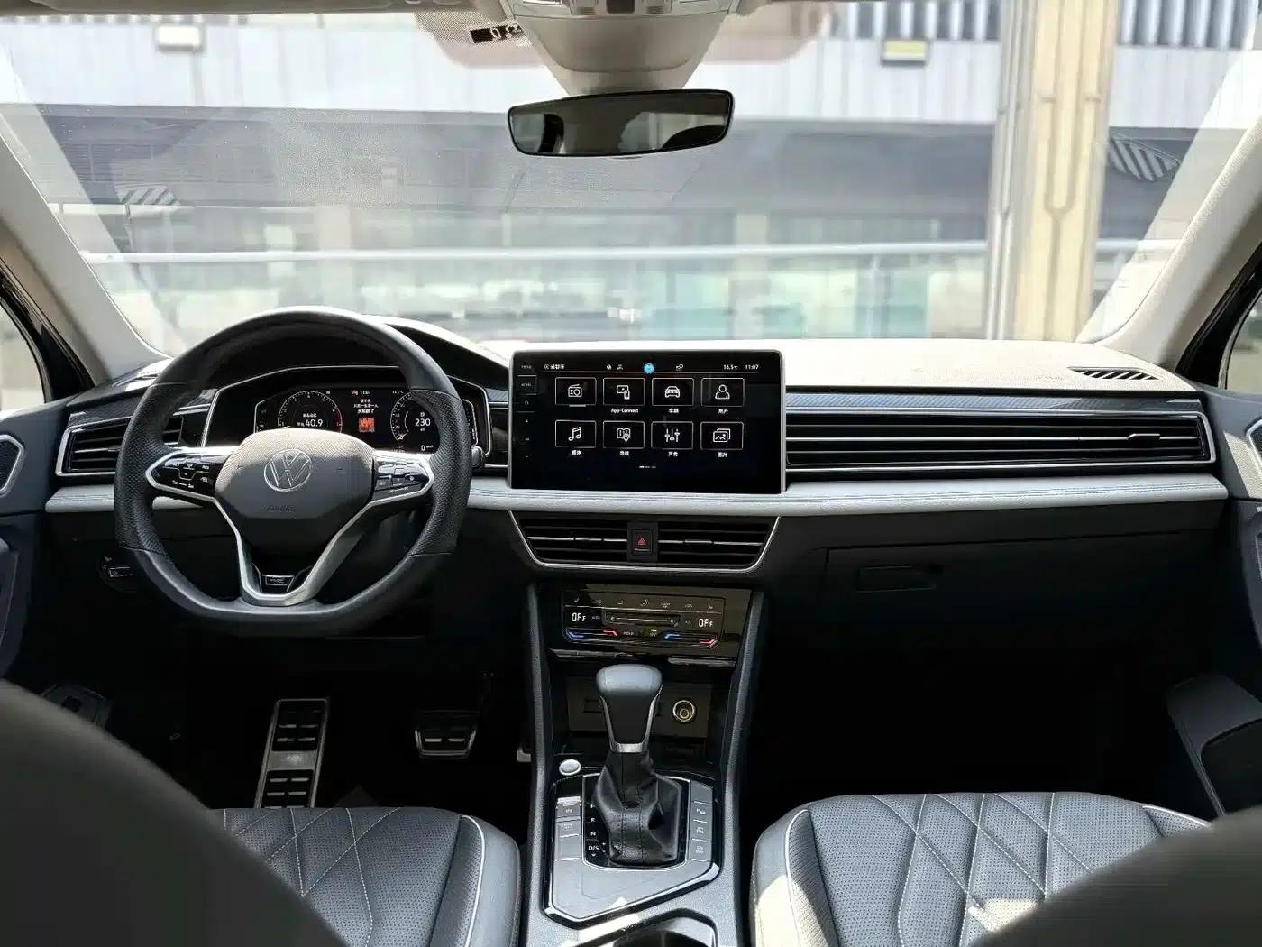 Tiguan L 2023 330TSI Automatic 2WD R-Line Premium Edition — миниатюра 5