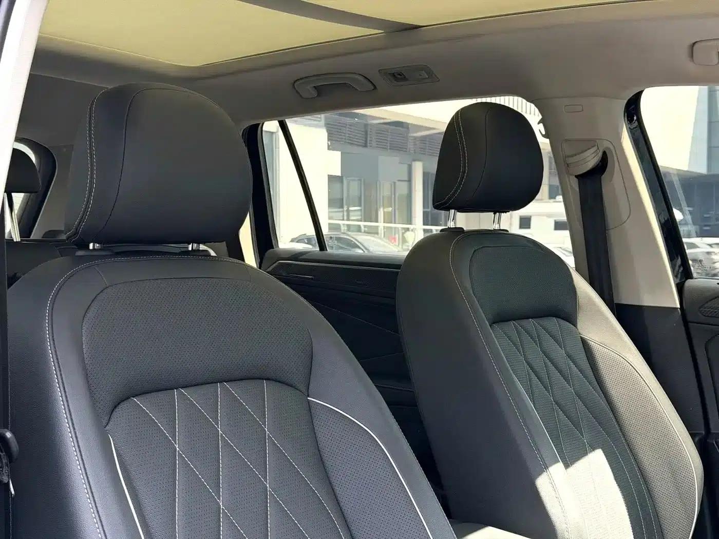 Tiguan L 2023 330TSI Automatic 2WD R-Line Premium Edition — миниатюра 6