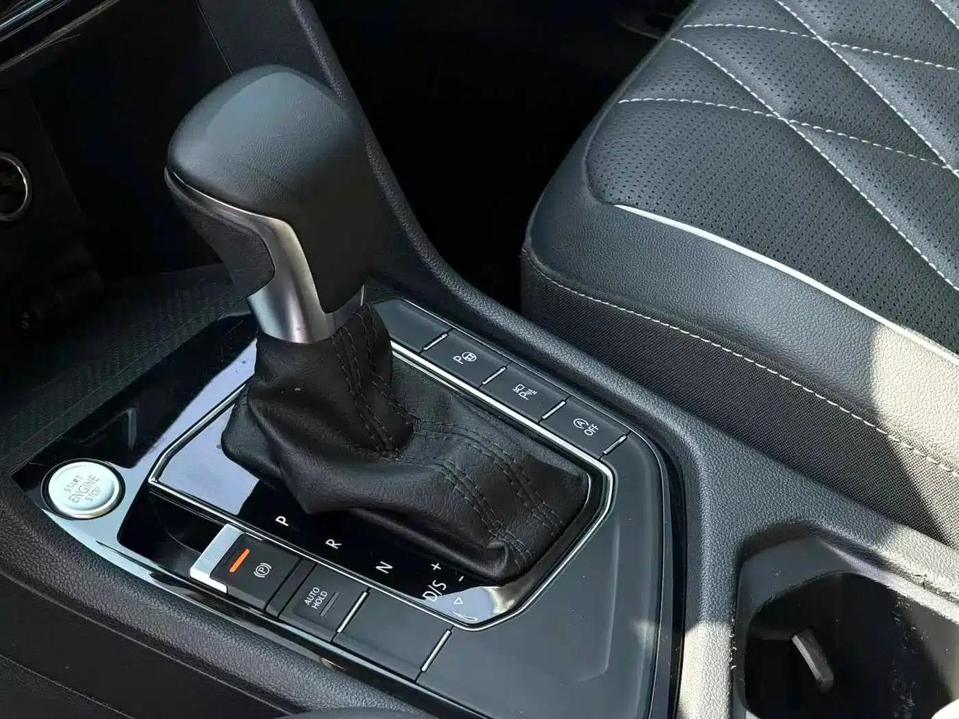 Tiguan L 2023 330TSI Automatic 2WD R-Line Premium Edition — миниатюра 7