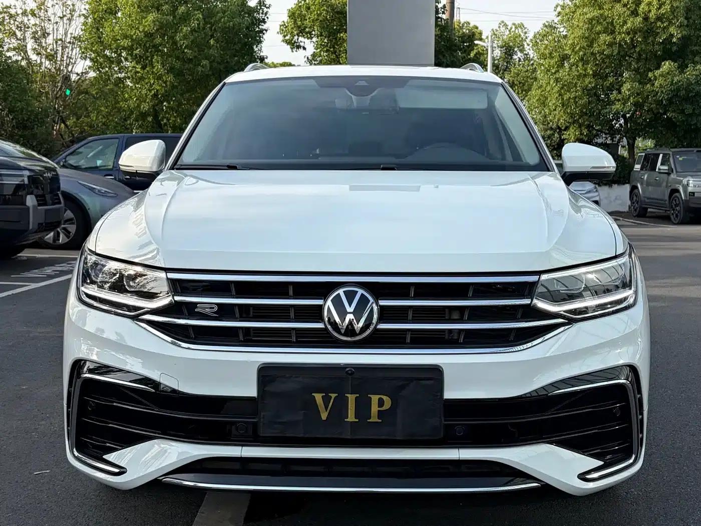 Tiguan L 2023 330TSI Automatic 2WD R-Line Premium Edition — миниатюра 2
