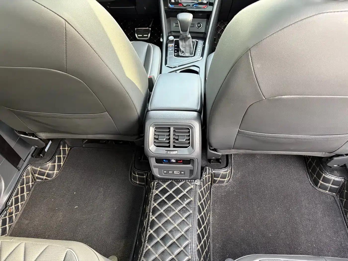 Tiguan L 2023 330TSI Automatic 2WD R-Line Premium Edition — миниатюра 12