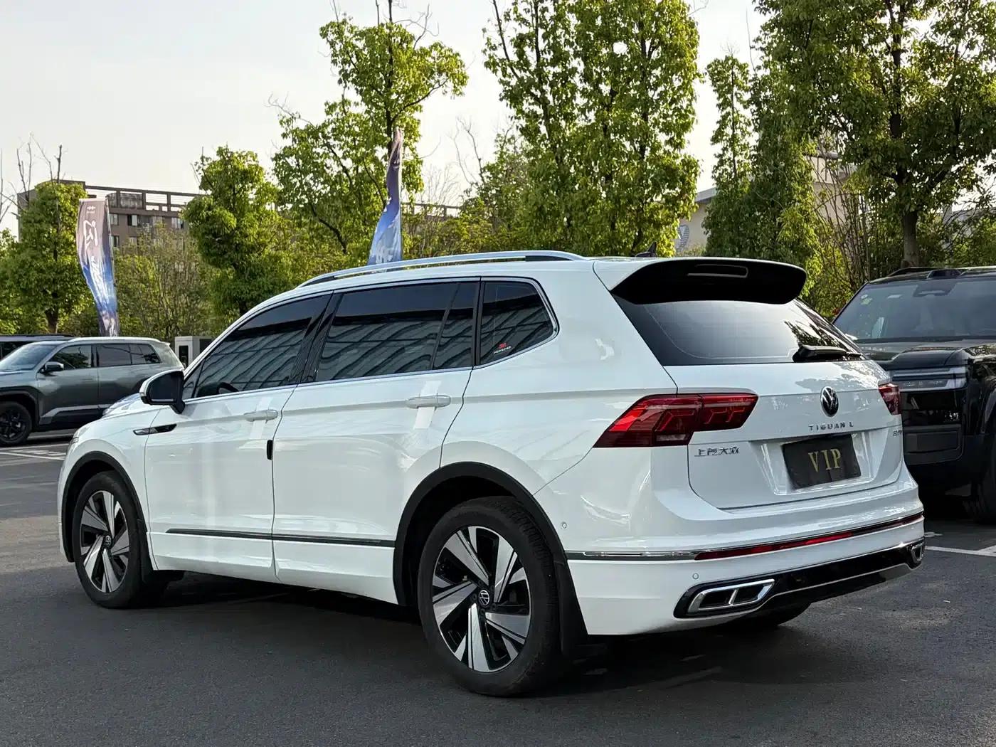Tiguan L 2023 330TSI Automatic 2WD R-Line Premium Edition — миниатюра 16