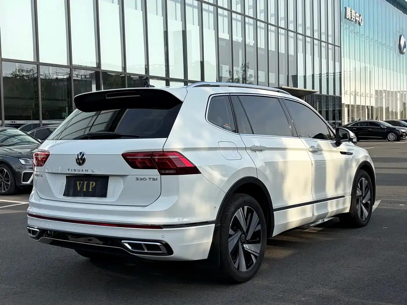 Tiguan L 2023 330TSI Automatic 2WD R-Line Premium Edition — миниатюра 18