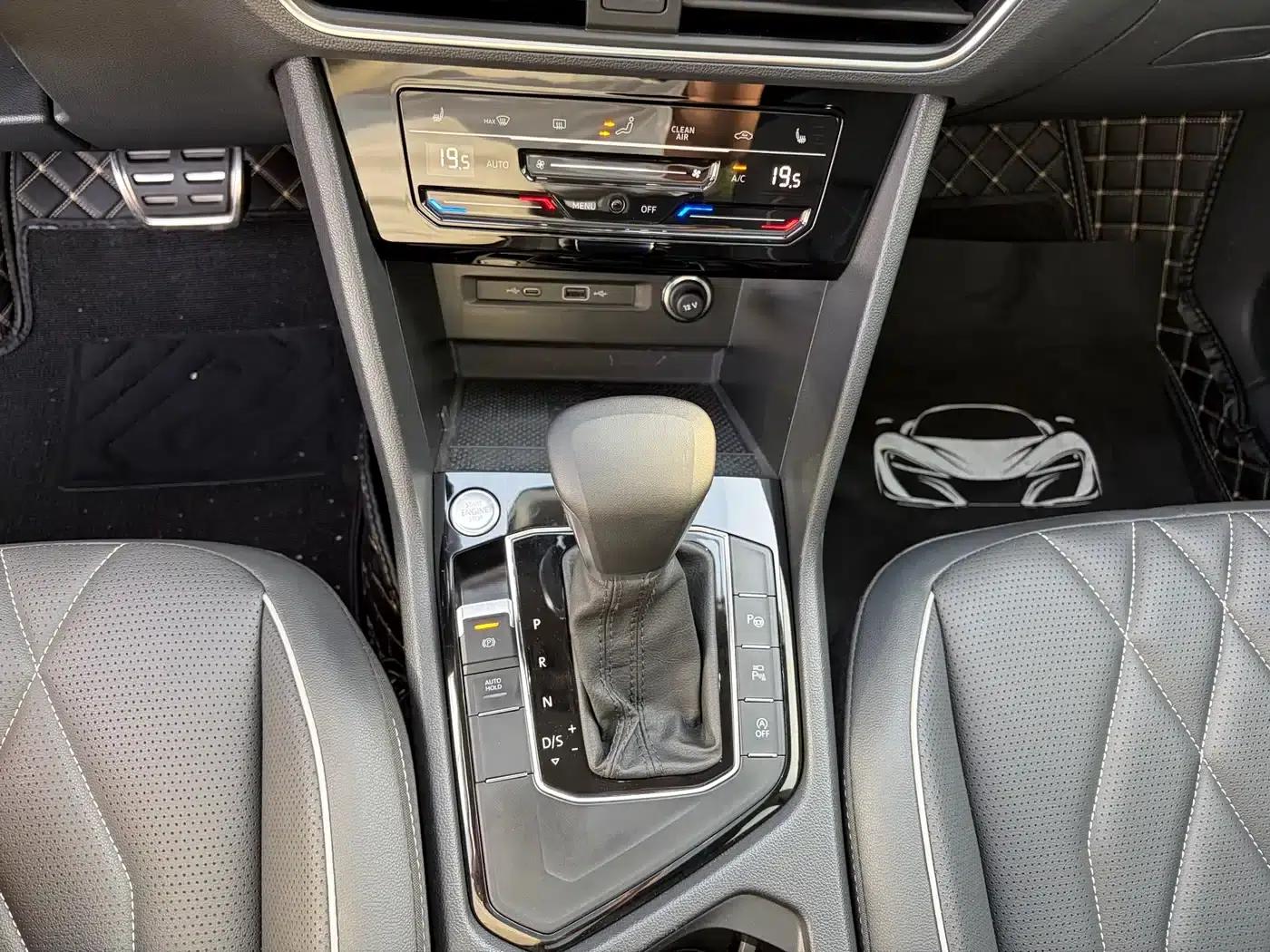 Tiguan L 2023 330TSI Automatic 2WD R-Line Premium Edition — миниатюра 7