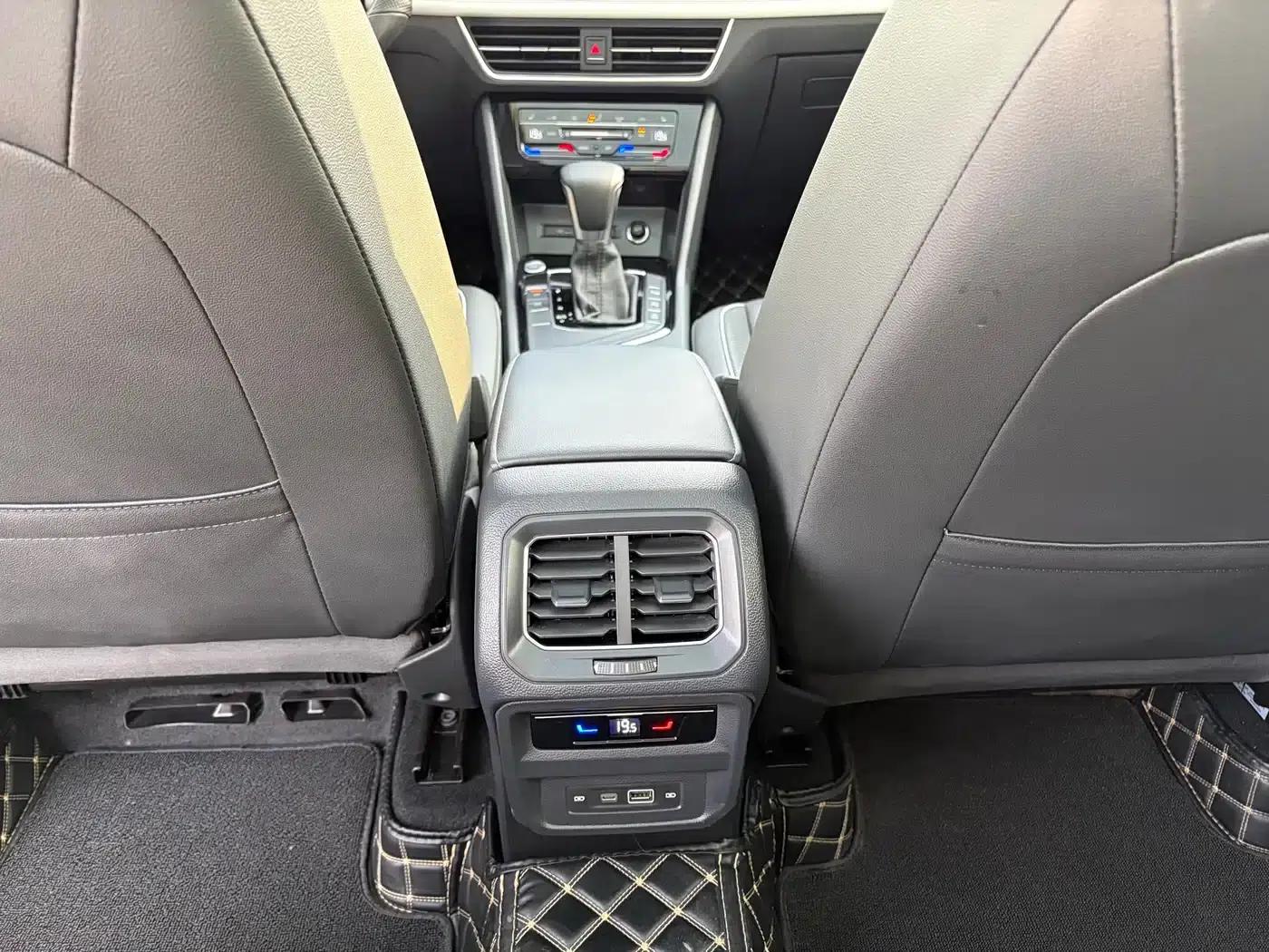 Tiguan L 2023 330TSI Automatic 2WD R-Line Premium Edition — миниатюра 10