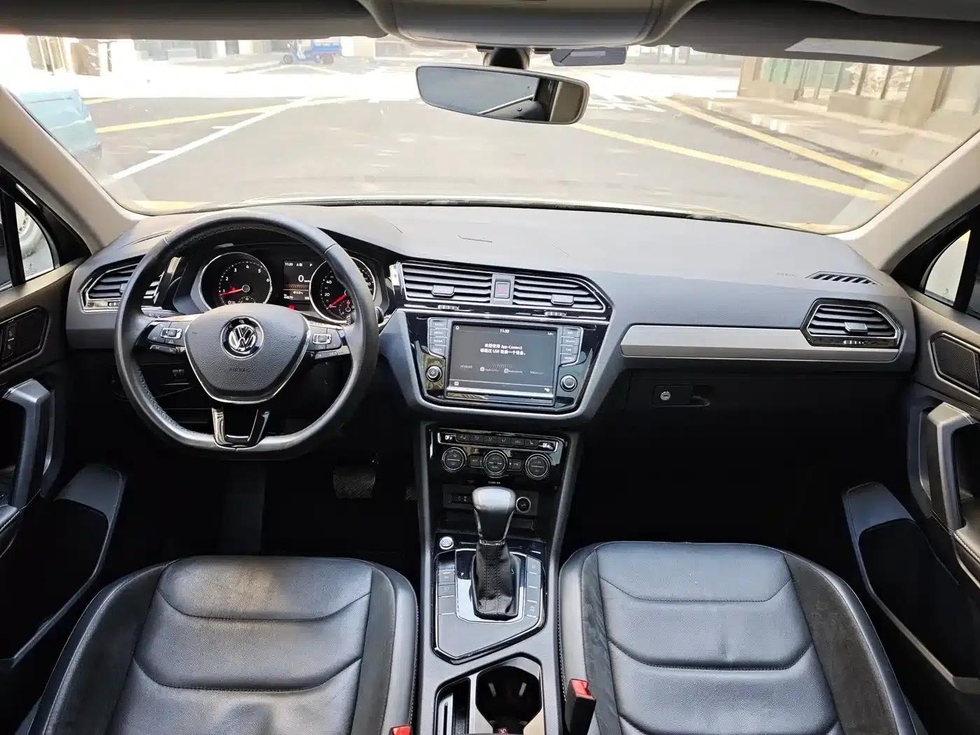 Tiguan L 2018 330TSI Automatic 2WD Luxury Edition — миниатюра 4