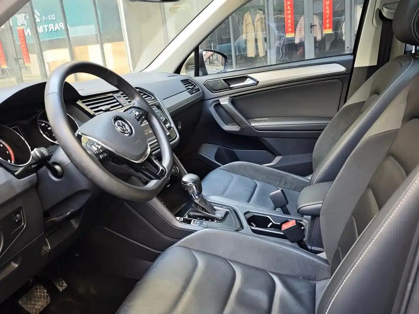 Tiguan L 2018 330TSI Automatic 2WD Luxury Edition — миниатюра 5