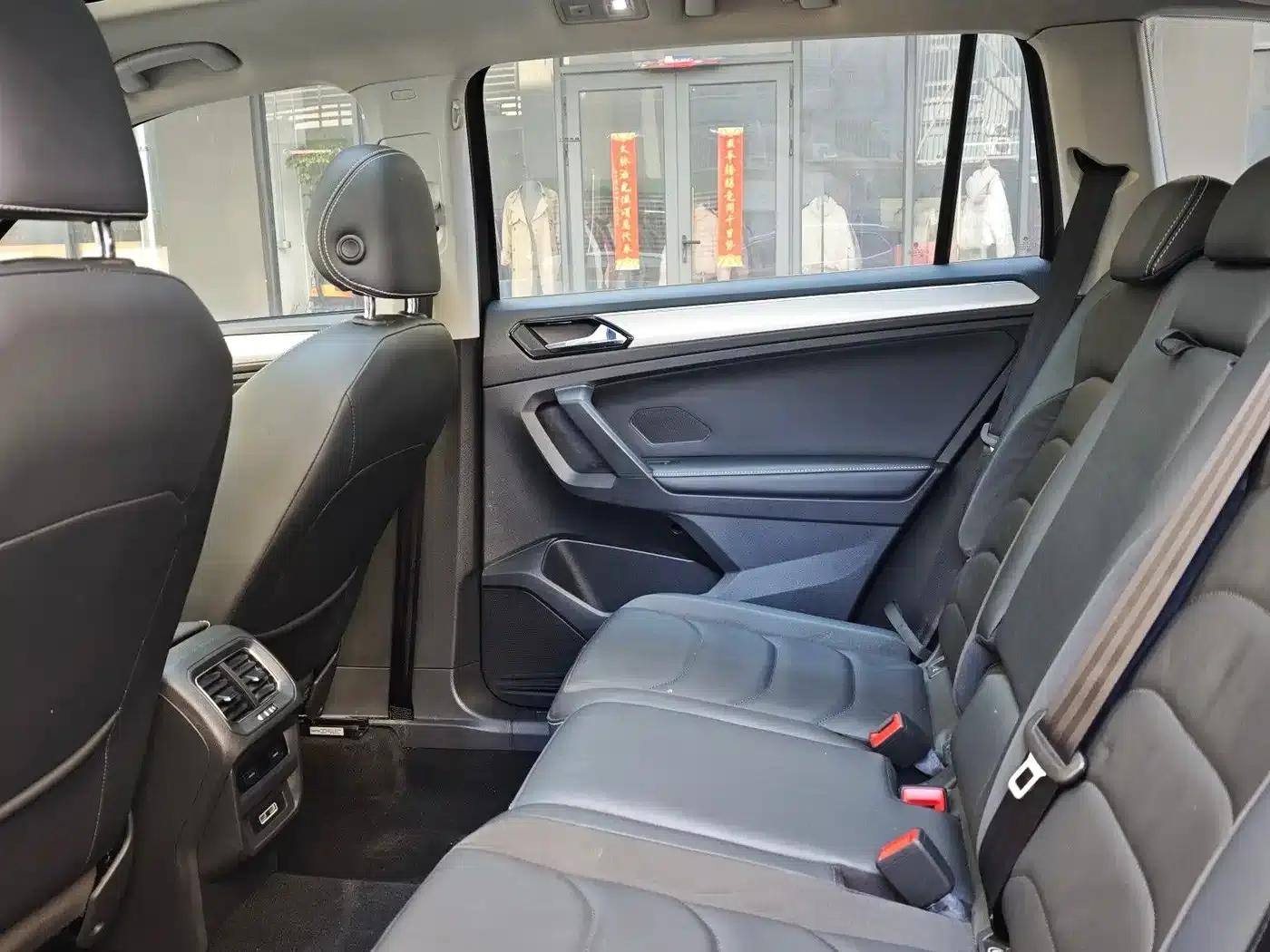 Tiguan L 2018 330TSI Automatic 2WD Luxury Edition — миниатюра 6