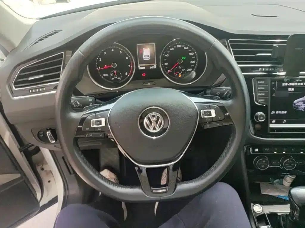 Tiguan L 2018 330TSI Automatic 2WD Flagship Edition — миниатюра 11