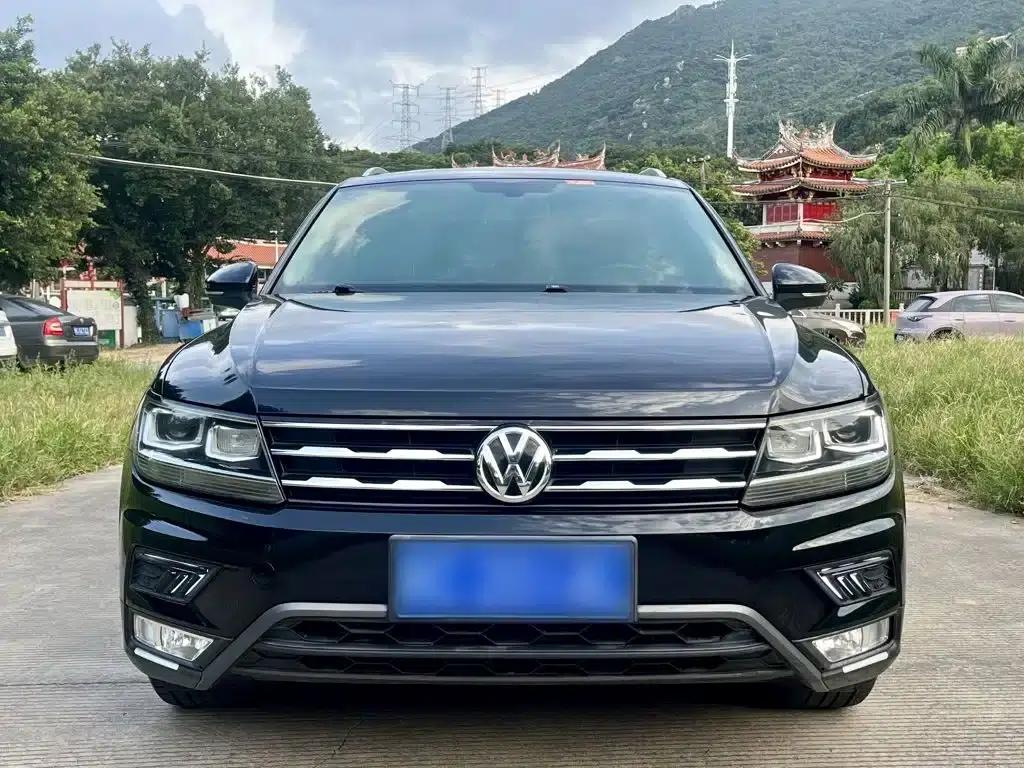 Tiguan L 2018 330TSI Automatic 2WD Comfort Edition — миниатюра 3