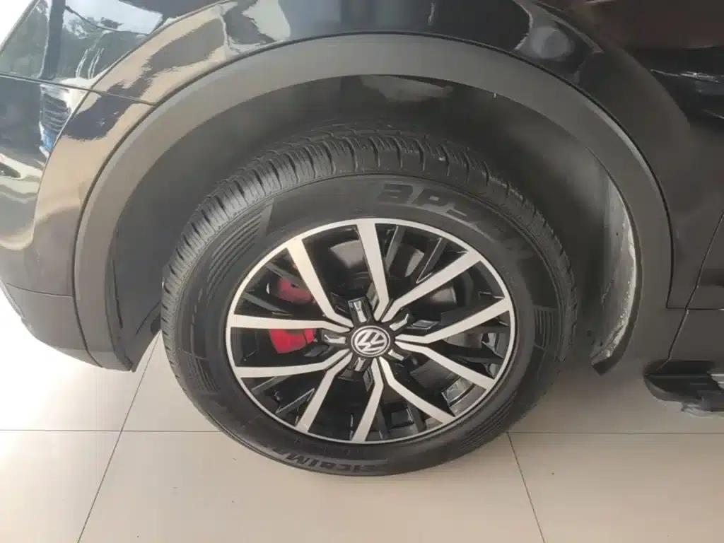 Tiguan L 2018 330TSI Automatic 2WD Comfort Edition — миниатюра 23